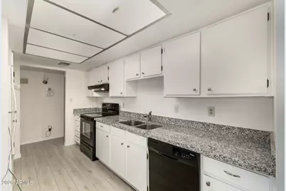 10602 W Avenida Glenrosa Street, Phoenix, AZ 85037 - Photo 5