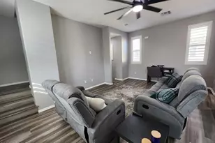 1822 N 77th Glen, Phoenix, AZ 85035 - Photo 3