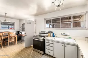 3802 W Alta Vista Rd, Phoenix, AZ 85041 - Photo 9