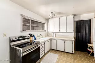 3802 W Alta Vista Rd, Phoenix, AZ 85041 - Photo 7