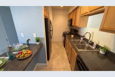 1130 E Butler Drive #Apt B4, Phoenix, AZ 85020 - Photo 5