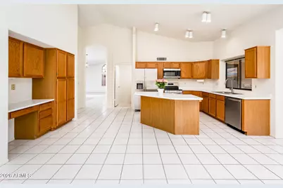 231 N Cottonwood Drive, Gilbert, AZ 85234 - Photo 5