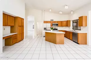 231 N Cottonwood Dr, Gilbert, AZ 85234 - Photo 5