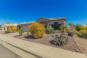 19215 N Coyote Lakes Pkwy, Surprise, AZ 85378 - Photo 5