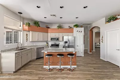 19215 N Coyote Lakes Parkway, Surprise, AZ 85378 - Photo 21