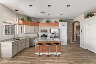 19215 N Coyote Lakes Pkwy, Surprise, AZ 85378 - Photo 21