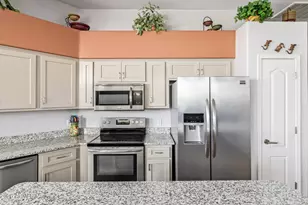 19215 N Coyote Lakes Pkwy, Surprise, AZ 85378 - Photo 23