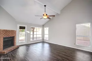 728 N Hazelton Dr, Chandler, AZ 85226 - Photo 7