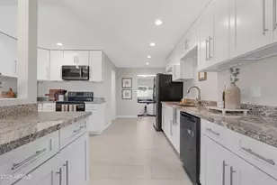 3001 N 43rd Pl, Phoenix, AZ 85018 - Photo 9