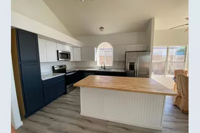 10254 S Hopi Lane, Goodyear, AZ 85338 - Photo 9