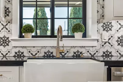 4627 E Wilshire Drive, Phoenix, AZ 85008 - Photo 7