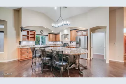 8756 W Rockwood Drive, Peoria, AZ 85382 - Photo 5