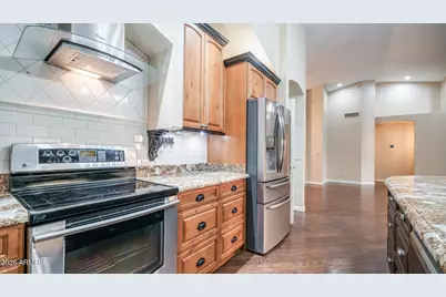 8756 W Rockwood Drive, Peoria, AZ 85382 - Photo 7