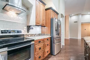 8756 W Rockwood Dr, Peoria, AZ 85382 - Photo 7