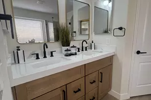 20933 N 37th Way, Phoenix, AZ 85050 - Photo 31