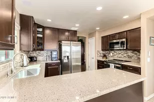 10617 W Runion Dr, Peoria, AZ 85382 - Photo 7