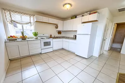 1702 W Shangri La Road #Apt 3, Phoenix, AZ 85029 - Photo 5