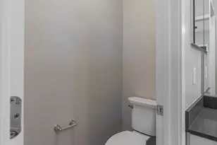 432 S 32nd St, Mesa, AZ 85204 - Photo 3