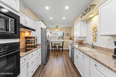 10410 W Floriade Drive, Sun City, AZ 85351 - Photo 15