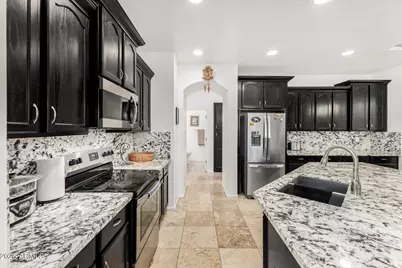 11959 W Vernon Avenue, Avondale, AZ 85392 - Photo 7