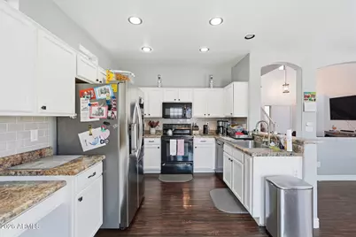 2033 N 107th Drive, Avondale, AZ 85392 - Photo 9