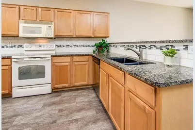 42607 W Constellation Drive, Maricopa, AZ 85138 - Photo 5