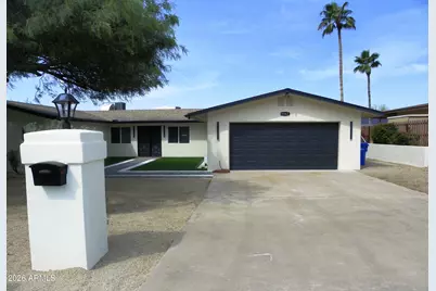 9402 N 18th Street N, Phoenix, AZ 85020 - Photo 1