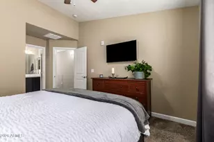 240 W Juniper Ave, Gilbert, AZ 85233 - Photo 15