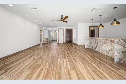 7729 E Rancho Vista Drive, Scottsdale, AZ 85251 - Photo 9