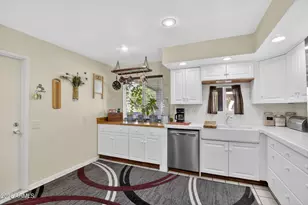 9726 W Pineridge Dr, Sun City, AZ 85351 - Photo 3