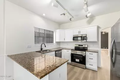 8782 W Shaw Butte Drive, Peoria, AZ 85345 - Photo 13