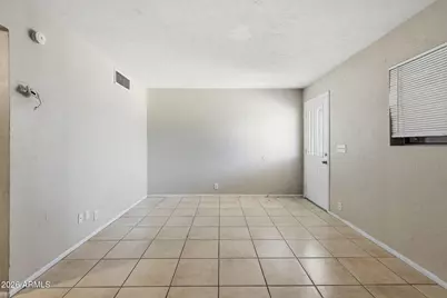 6211 S 21st Street, Phoenix, AZ 85042 - Photo 3