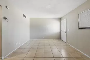 6211 S 21st St, Phoenix, AZ 85042 - Photo 3