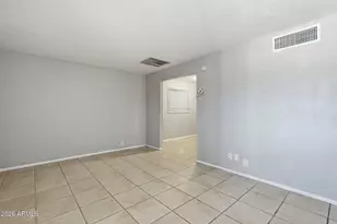 6211 S 21st St, Phoenix, AZ 85042 - Photo 9