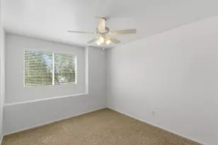 3142 E Wahalla Ln, Phoenix, AZ 85050 - Photo 13