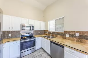 21610 N 29th Dr, Phoenix, AZ 85027 - Photo 9