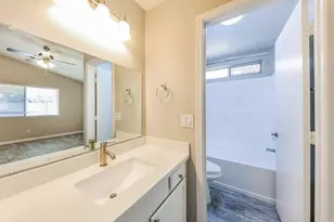 21610 N 29th Dr, Phoenix, AZ 85027 - Photo 13