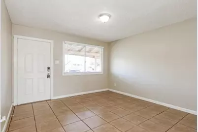 8233 W Indianola Avenue, Phoenix, AZ 85033 - Photo 3