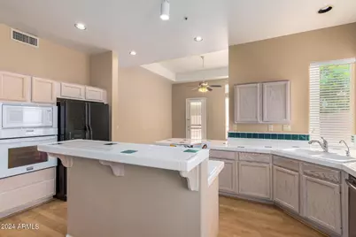 8924 E Captain Dreyfus Avenue, Scottsdale, AZ 85260 - Photo 7