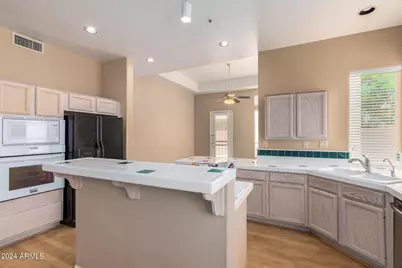 8924 E Captain Dreyfus Avenue, Scottsdale, AZ 85260 - Photo 7