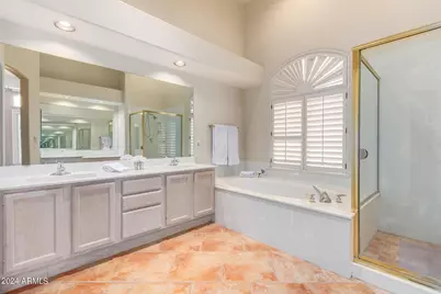 8924 E Captain Dreyfus Avenue, Scottsdale, AZ 85260 - Photo 3