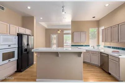 8924 E Captain Dreyfus Avenue, Scottsdale, AZ 85260 - Photo 13