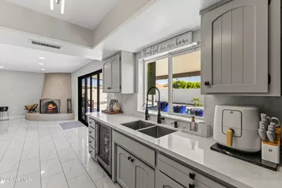 5129 W Echo Lane, Glendale, AZ 85302 - Photo 9