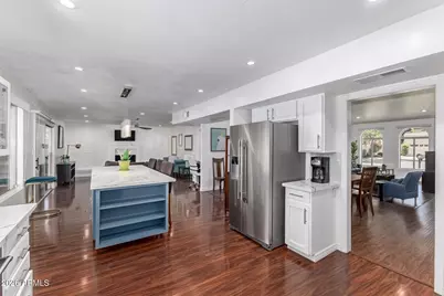 11401 N 45th Place, Phoenix, AZ 85028 - Photo 13