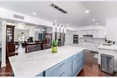 11401 N 45th Place, Phoenix, AZ 85028 - Photo 15