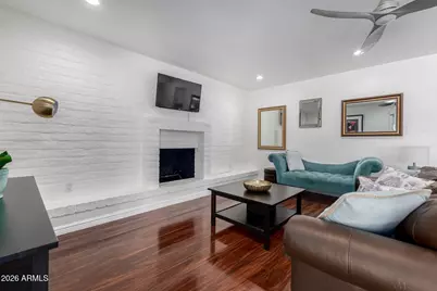 11401 N 45th Place, Phoenix, AZ 85028 - Photo 17