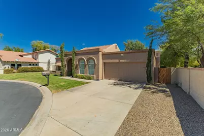 11401 N 45th Place, Phoenix, AZ 85028 - Photo 3