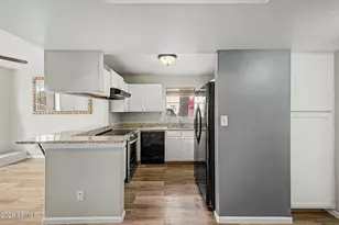 1025 E Highland Ave, Phoenix, AZ 85014 - Photo 11