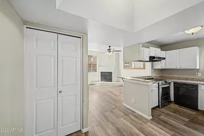1025 E Highland Avenue #32, Phoenix, AZ 85014 - Photo 11