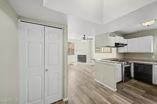 1025 E Highland Ave, Phoenix, AZ 85014 - Photo 11